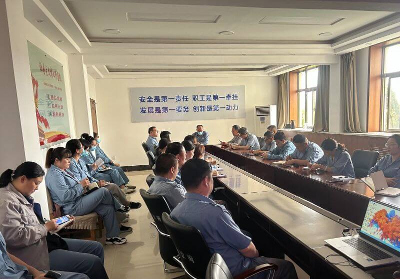 综合服务中心召开“保生存，降本增效”动员会