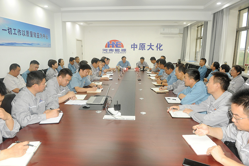 尊龙凯时人生就是搏公司召开党委（扩大）会暨党的建设工作领导小组会议 (1)